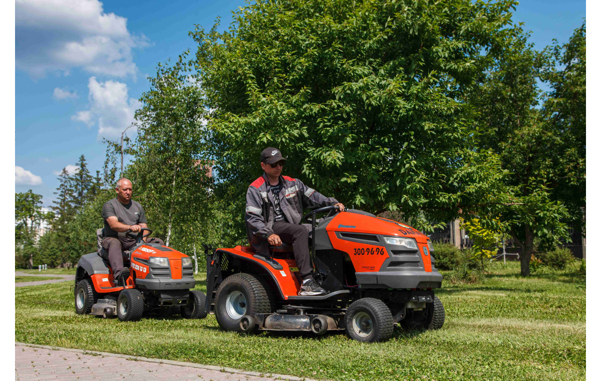 Трактор-газонокосилка Husqvarna CTH220 TWIN