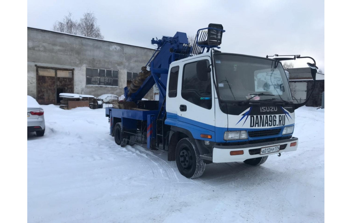 Аренда ямобура ISUZU — диаметр 400–500 мм с глубиной бурения 5 м
