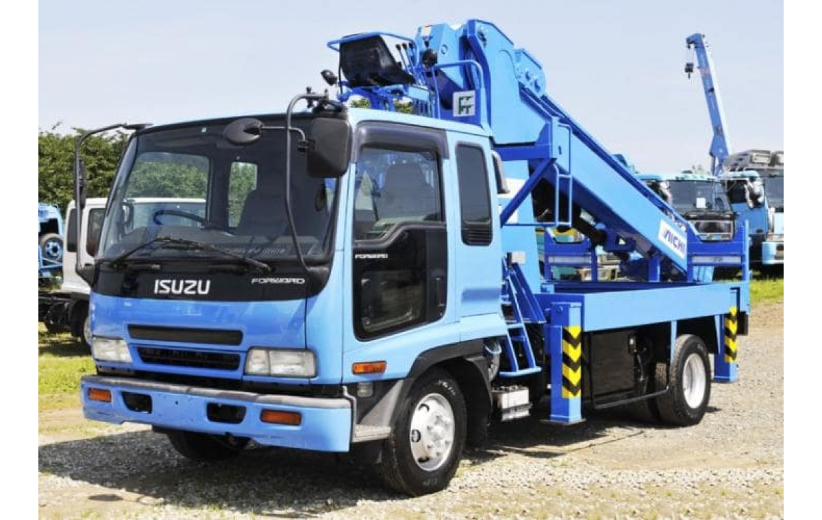 Аренда ямобура ISUZU — гл. бурения 5-9 м, диаметр 200-350 мм